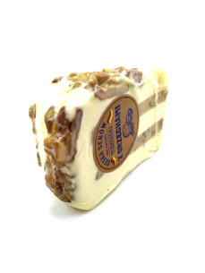 Сир з горіхами